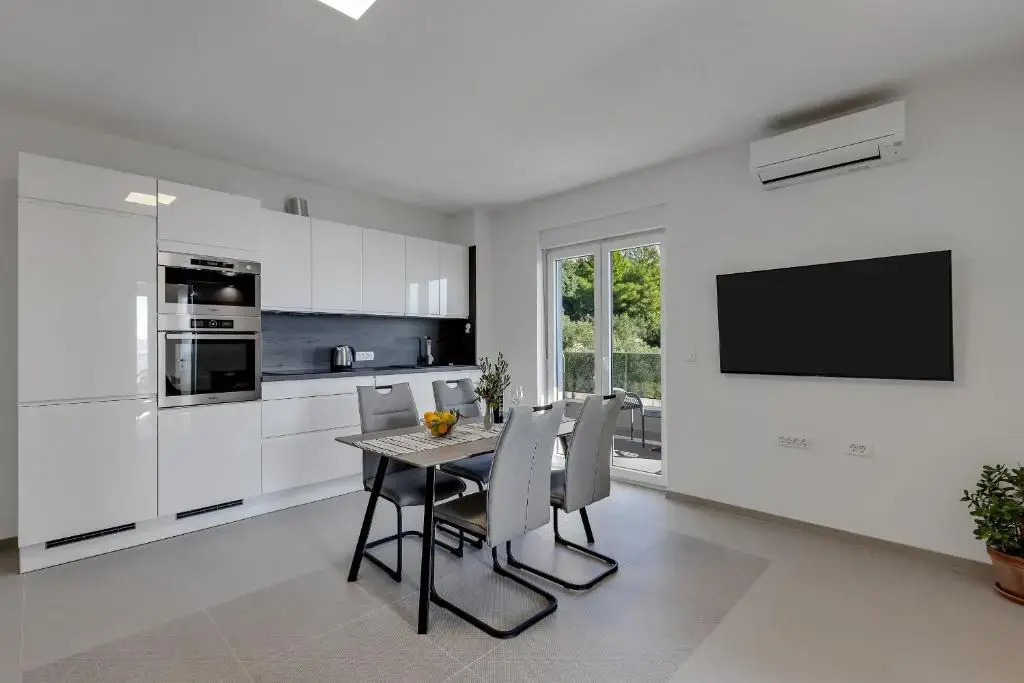 Family friendly apartments with a swimming pool Podgora, Makarska - 18920