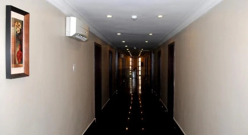 Grand Inn & Suites