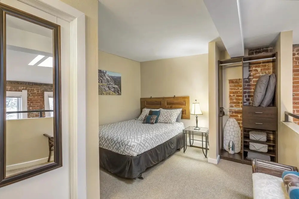 Downtown Five Points Sleeps 4