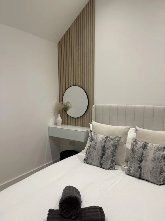 The Lodge Hideaway - Studio Style, Simple Luxury