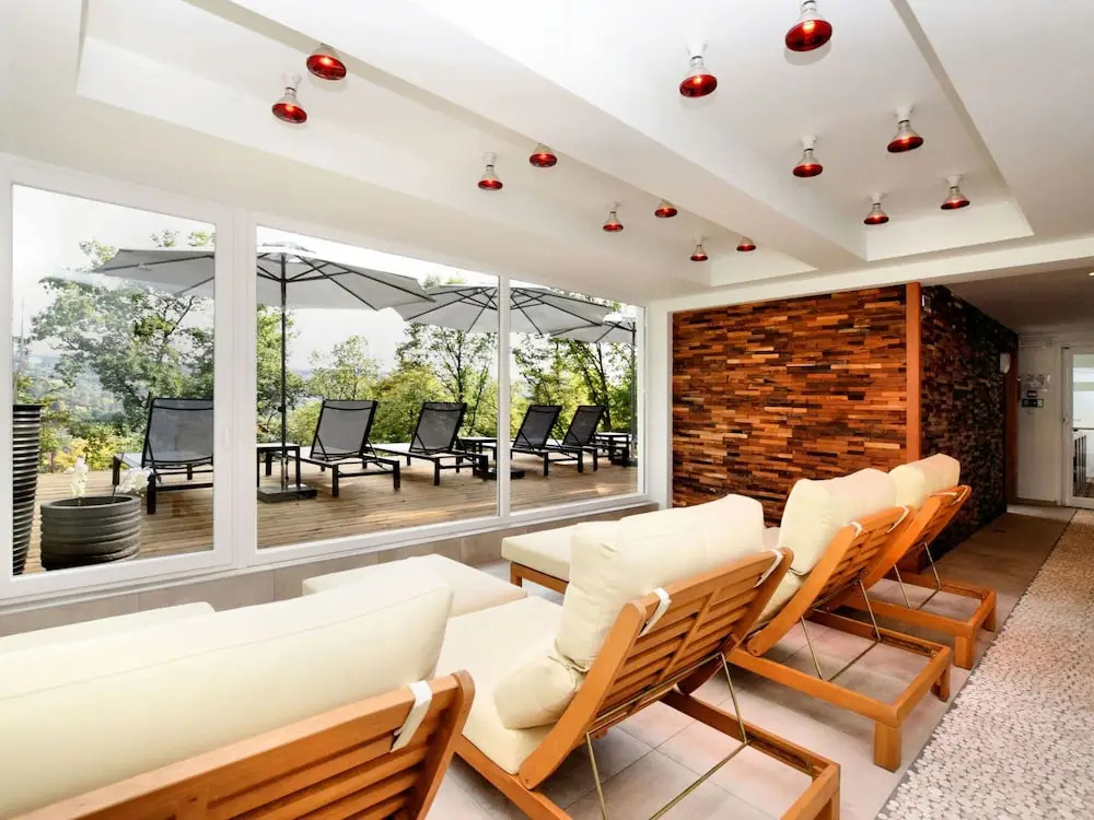 Affluent Holiday Home in Spa with Hot Tub, Garden, Sauna