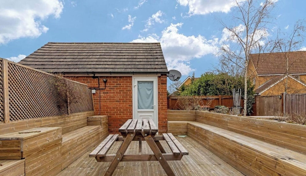 Large 5BR Home in Bedford Ideal for big Groups