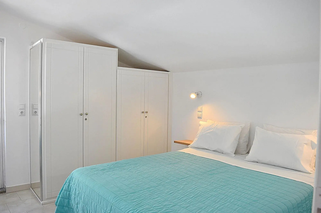 Meli Apartments & Villas