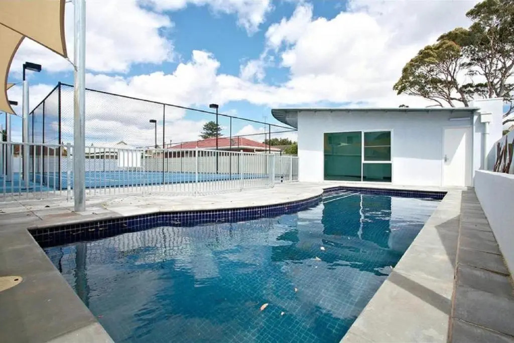Gallery Resort Style Penthouse No 13