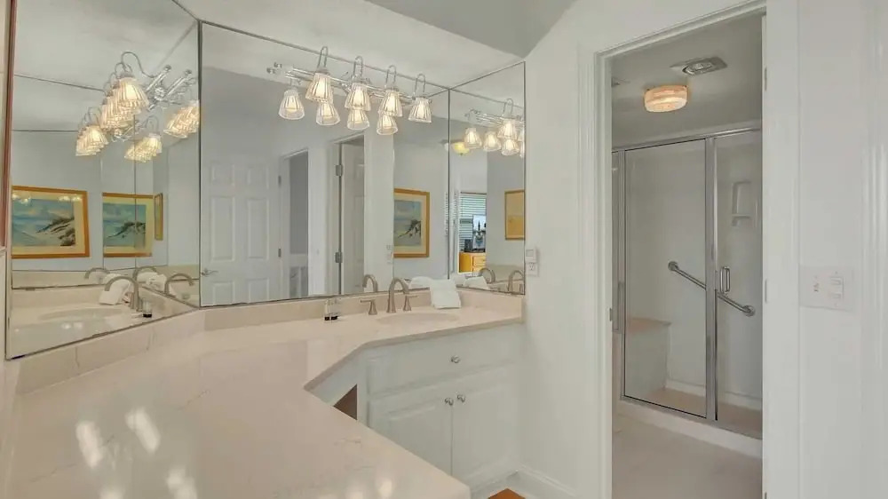 401 A Shipwatch by Avantstay Beachfront Condo w/ Community Pool Access!