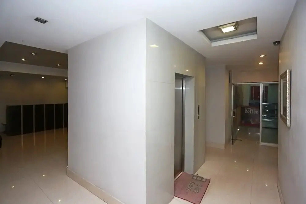 OYO 2737 Residency Square