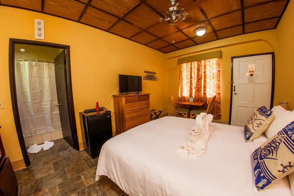 Hummingbird Suites Efficiency Studio