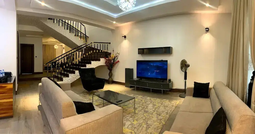 De James Hotels and Suites
