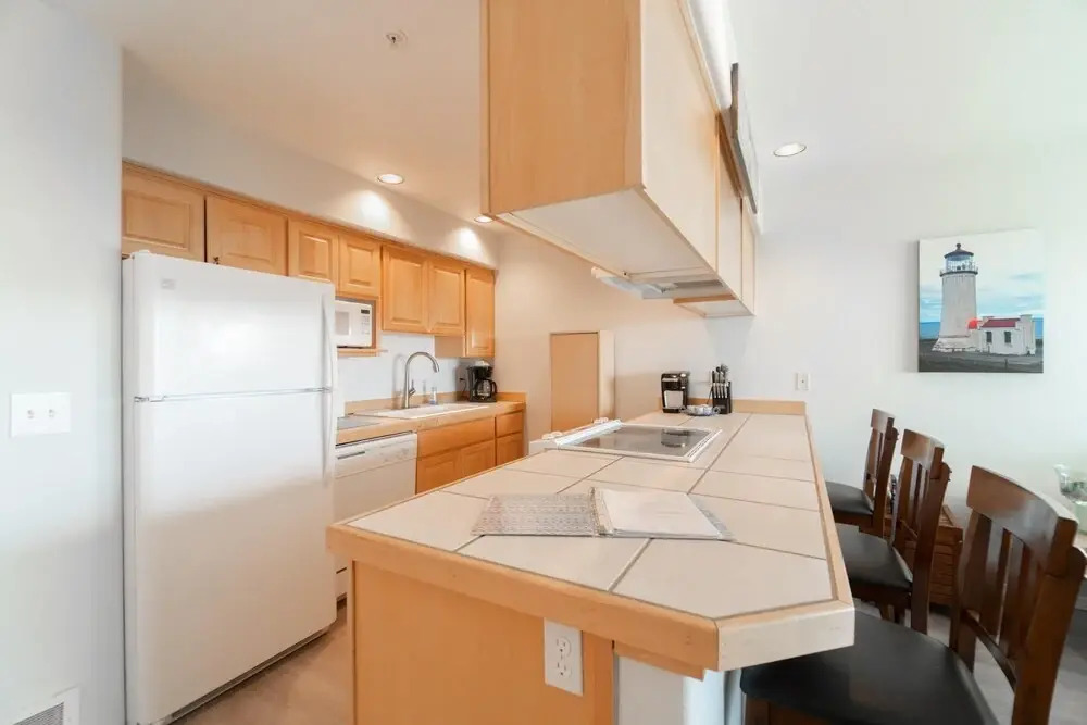 Waters Edge 208