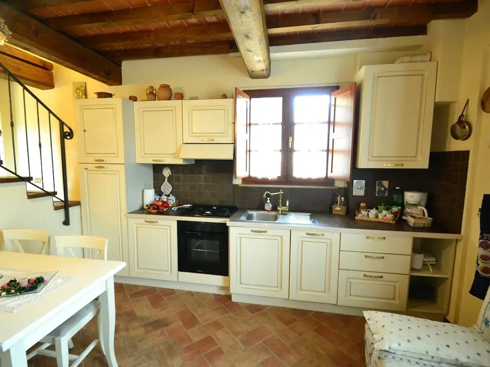 Delightful Holiday Home With Garden, Pool, Heating, Parking