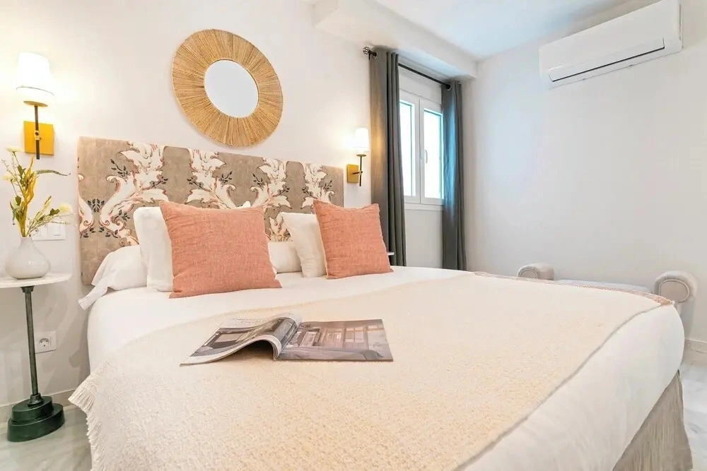 Magnificent 2 bd Apartment Facing the Cathedral Constituci n III