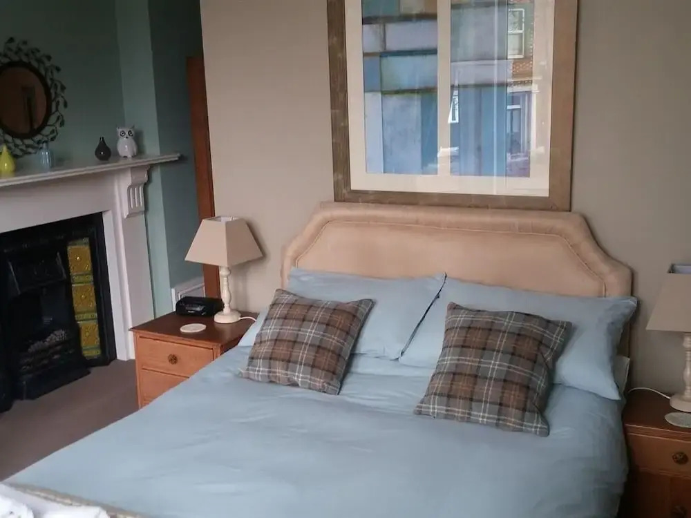 Warwick Lodge
