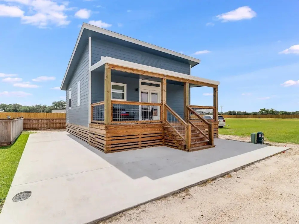 The Blue Flower 2 Bedroom Home