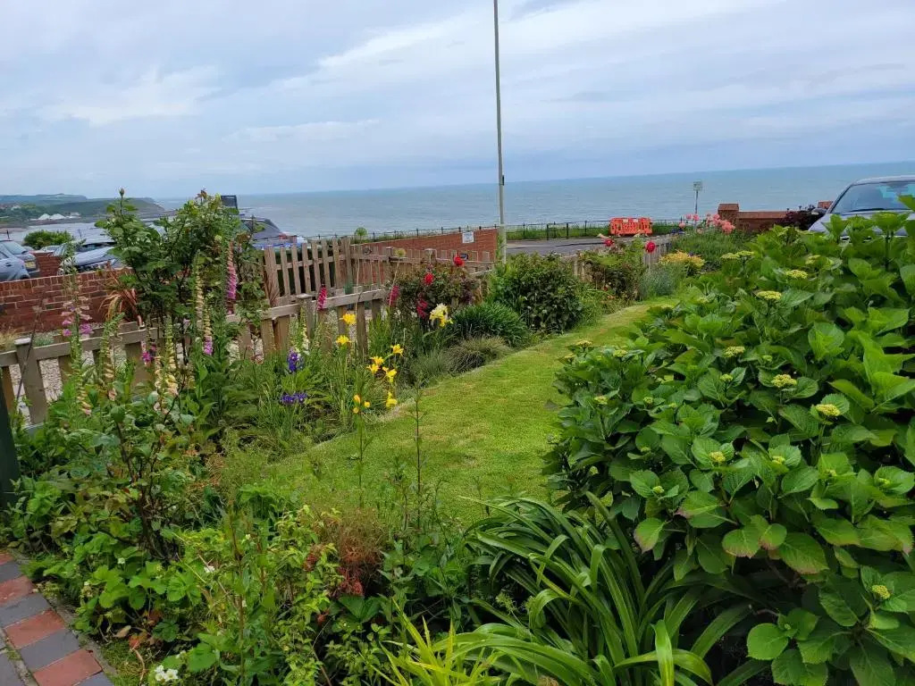 Sea View flat 4 fast WIFI & FREE parking