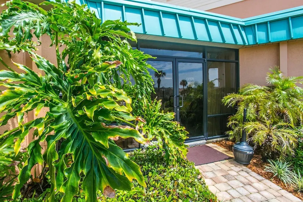 SEA Haven 113 [2/2.5] Free Activities! & Oceanfront Wifi Pool