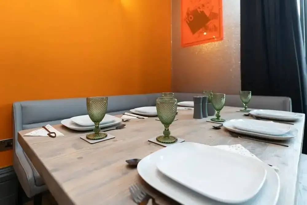 Host Stay Queens Maisonette