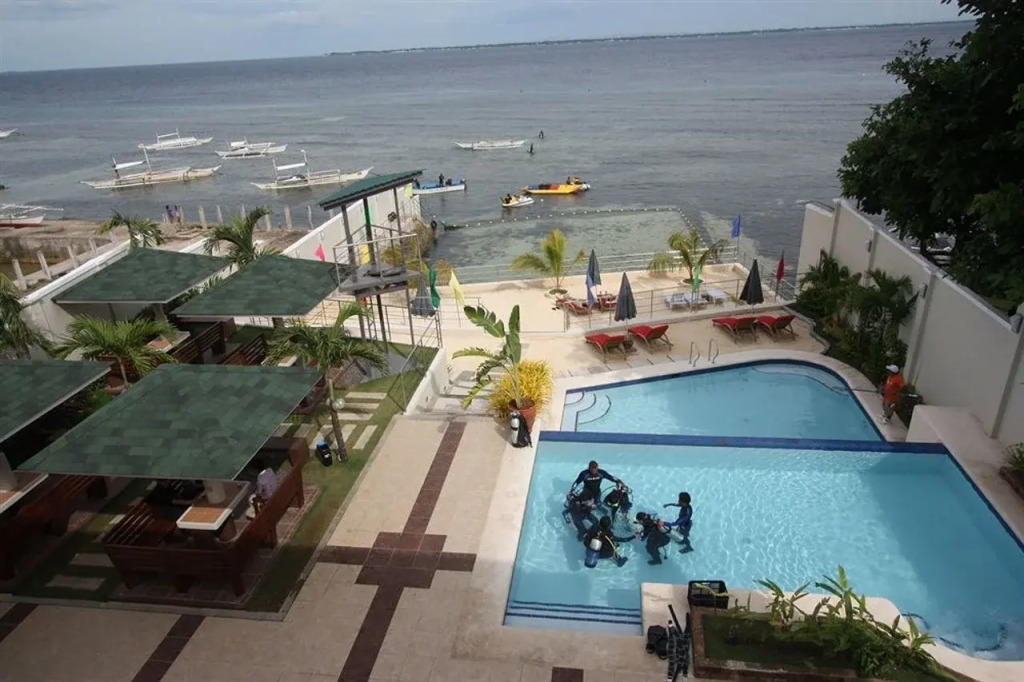 Palmbeach Resort Mactan Cebu powered by Cocotel