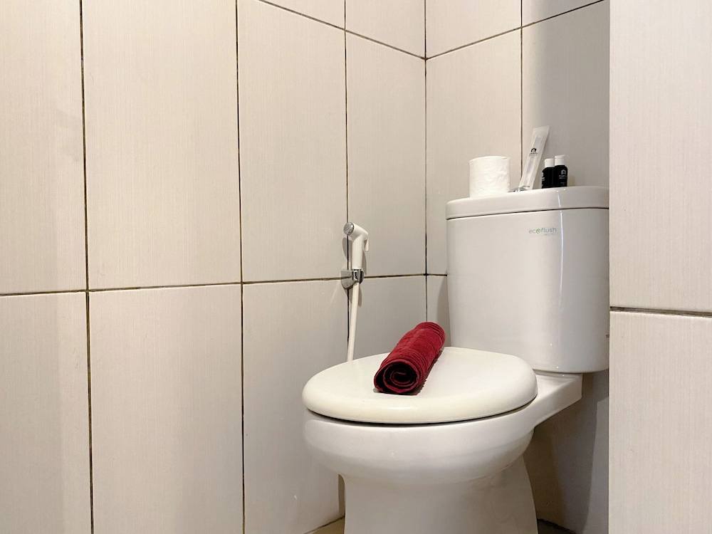 Cozy Living And Tidy 2Br At Grand Kamala Lagoon Apartment