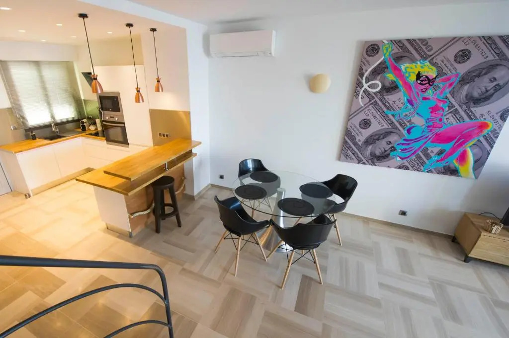 Luxury Apartment Palais Maeterlinck