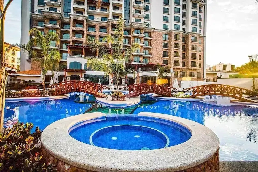 3 Bedroom Condo in Croc's Casino Resort