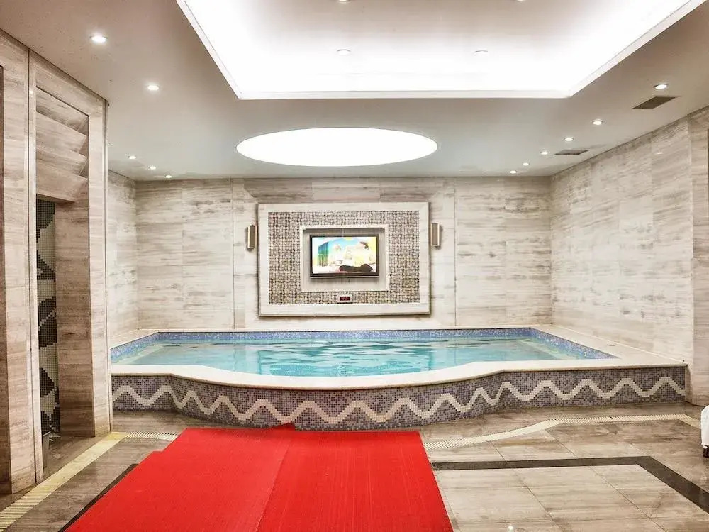 Golden Phoenix Hotel