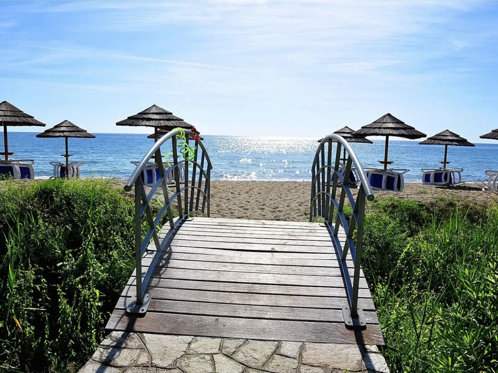 Nice apartments by a vast beach on beautiful Corsica