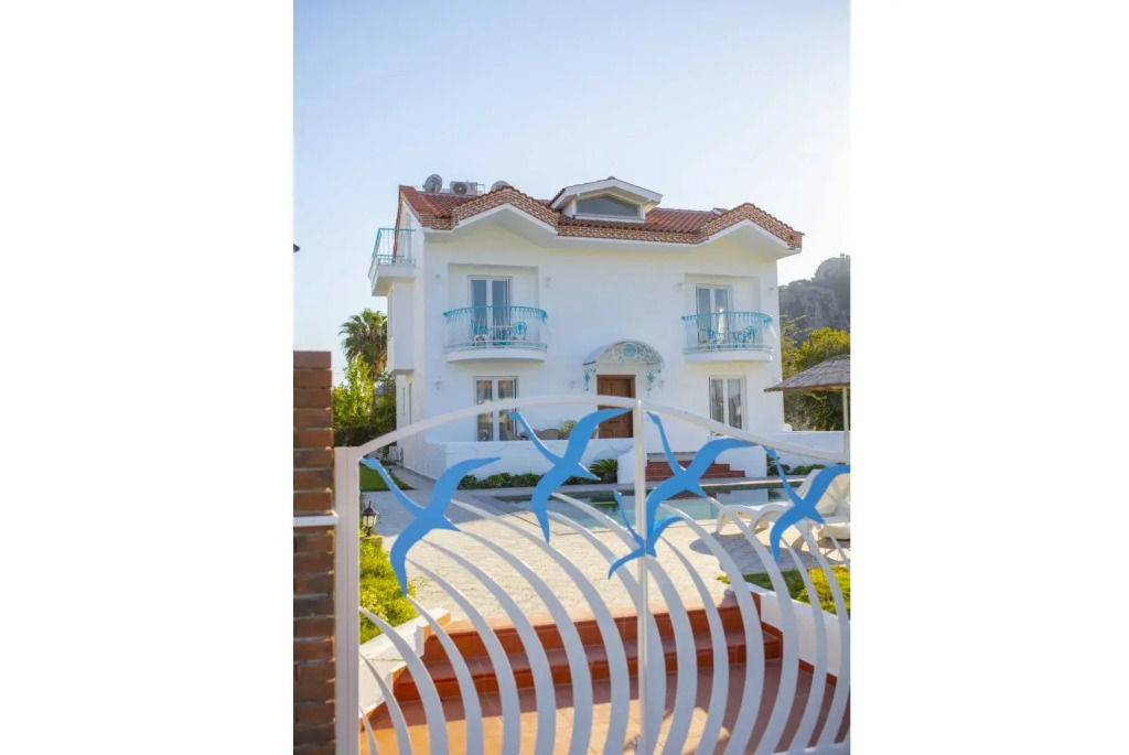 Villa Blue Island