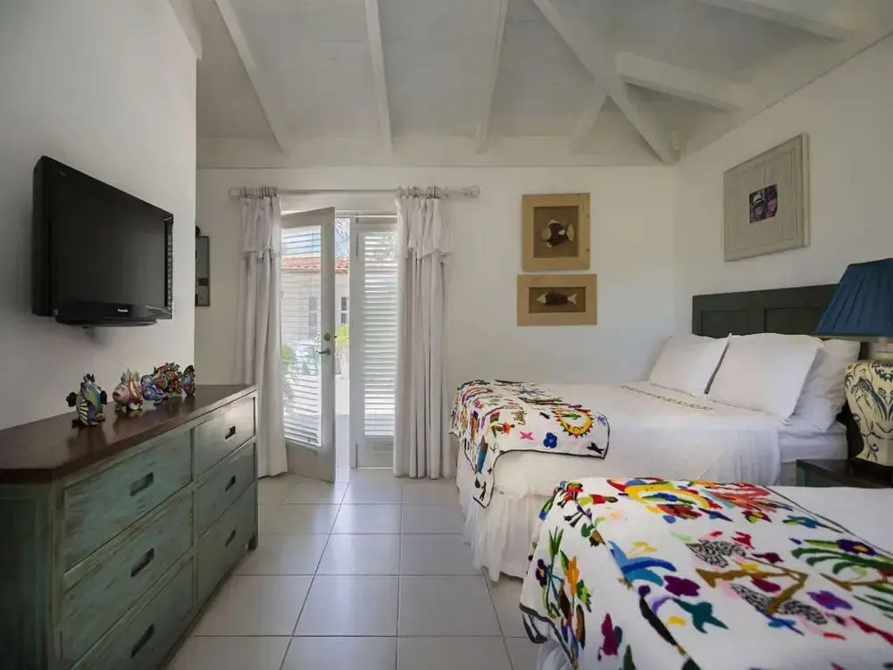 Sunny Vacation Villa 16
