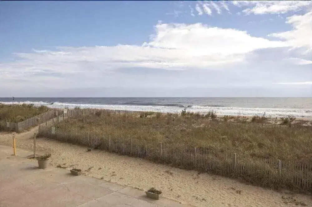 Sea Gate 101 - 1 Br Condo