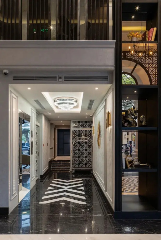 Charmaine's Hotel & Apartment