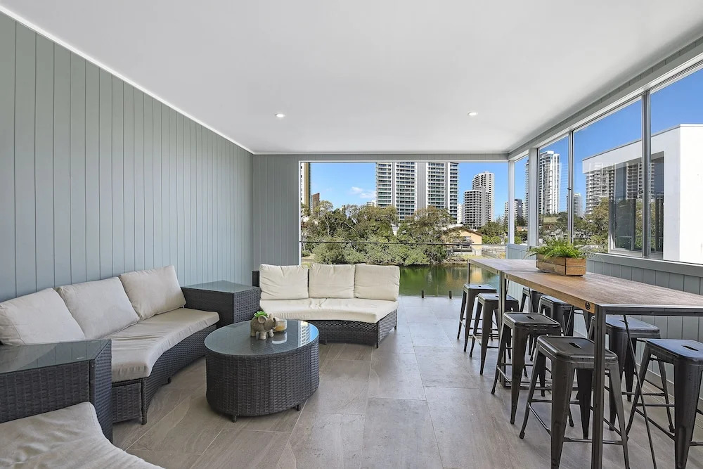 Gold Coast Private Villas - Waterfront Villas