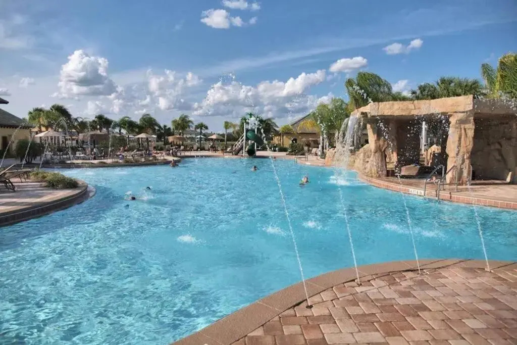 ORLANDO-DISNEY - ENTIRE HOME - 4BD, 3 Baths, WiFi, Private Pool