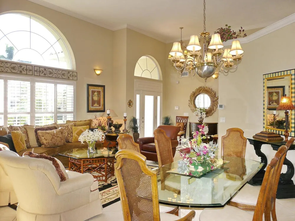 910 Olive Court