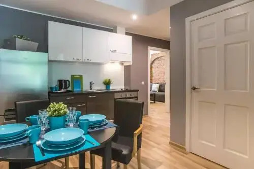 Colonel Suites & Apartments