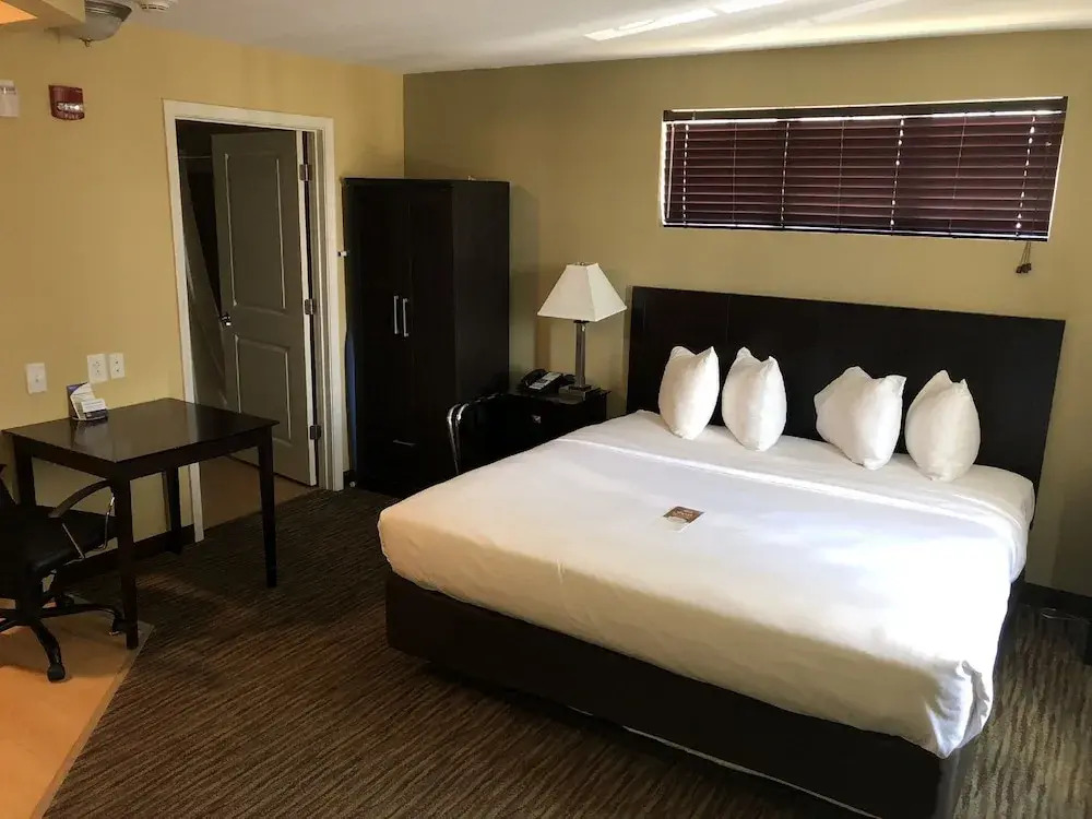 MainStay Suites Jacksonville near Camp Lejeune