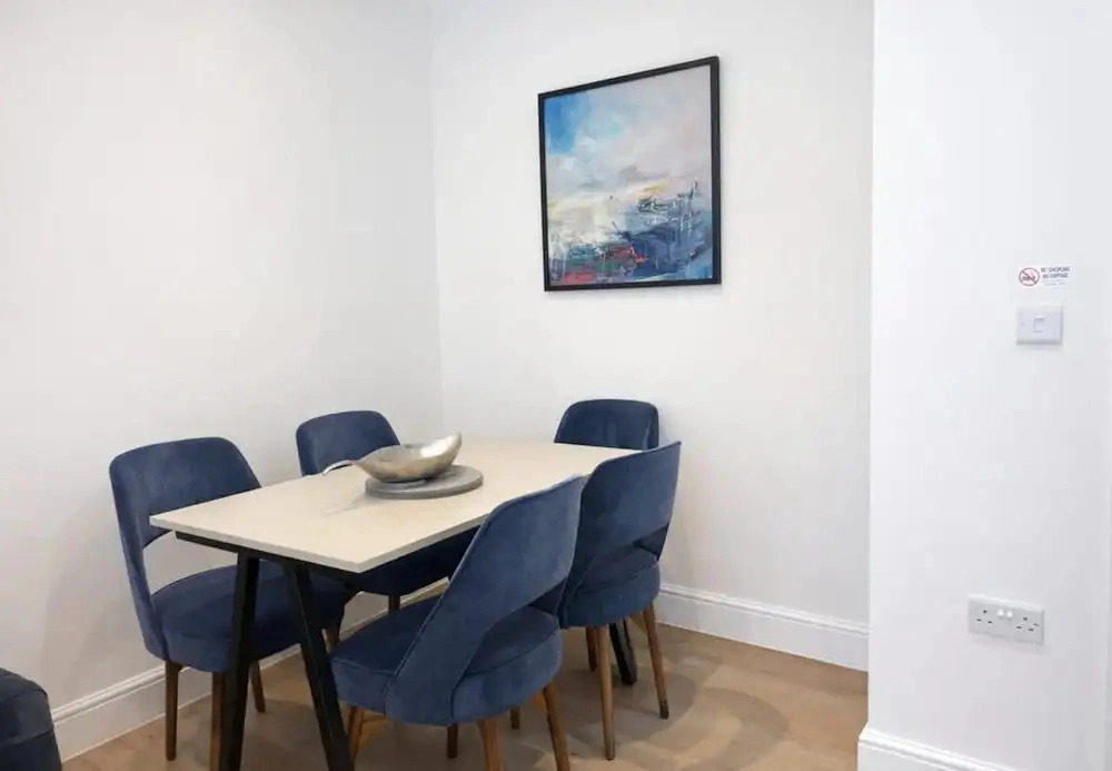 2 BR Sofabed 11 Mins to Gallops Parking Garden