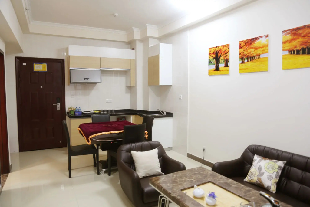 Yi Long International Apartment
