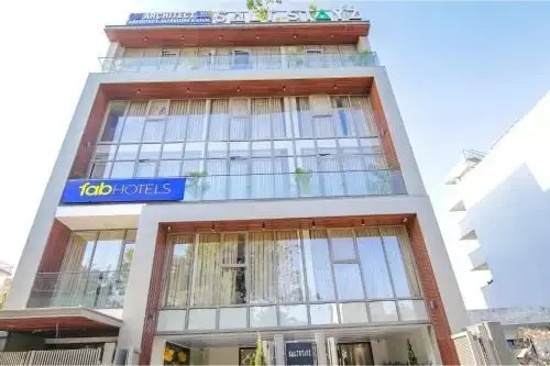 FabHotel Luxe Stayz 39