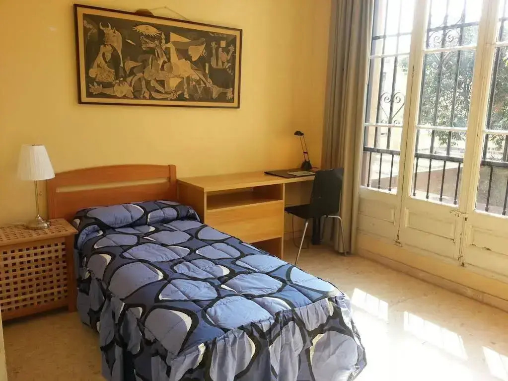 Barcelona Housing recommend for Students