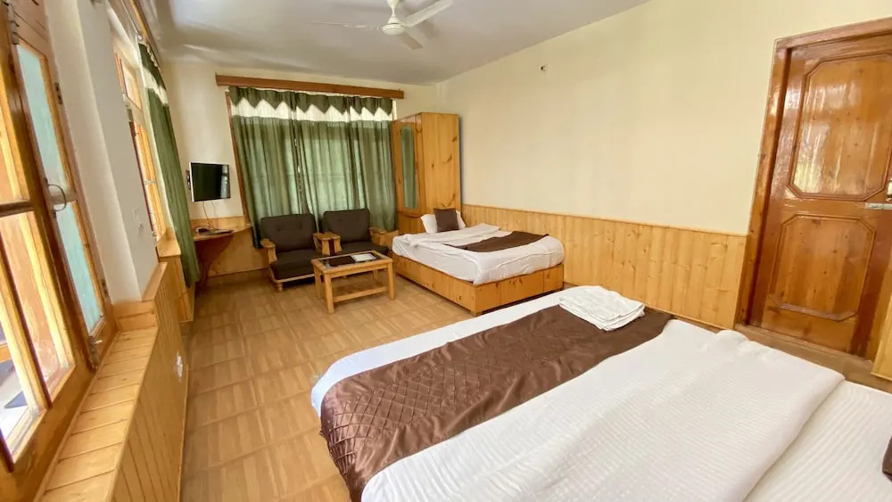 Hotel Purnima - A Riverside Hotel in Kasol