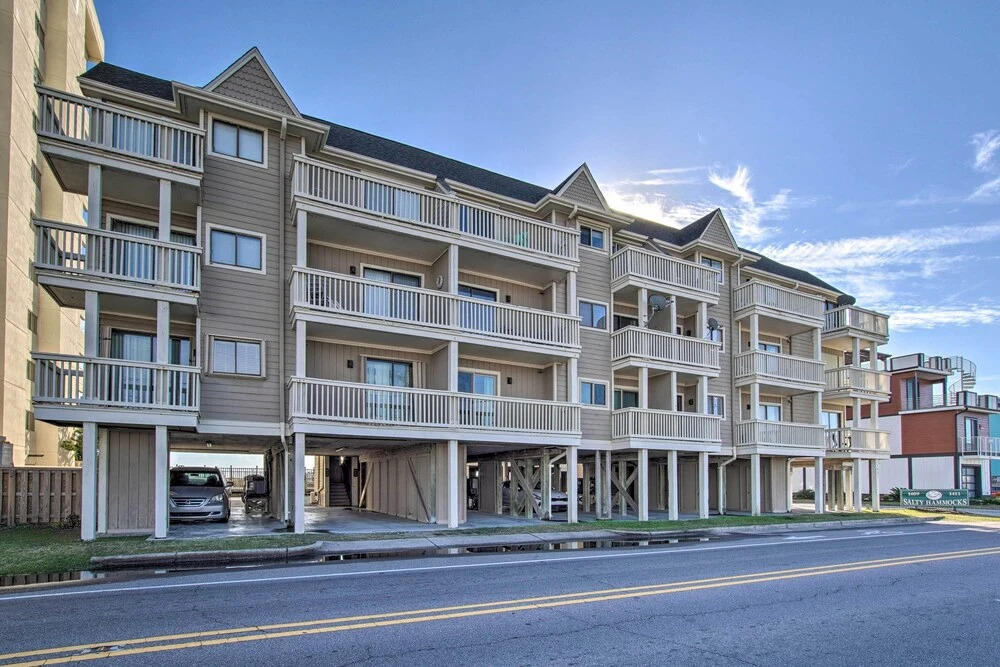 Walk to Shore! Ocean-view Condo in Carolina Beach