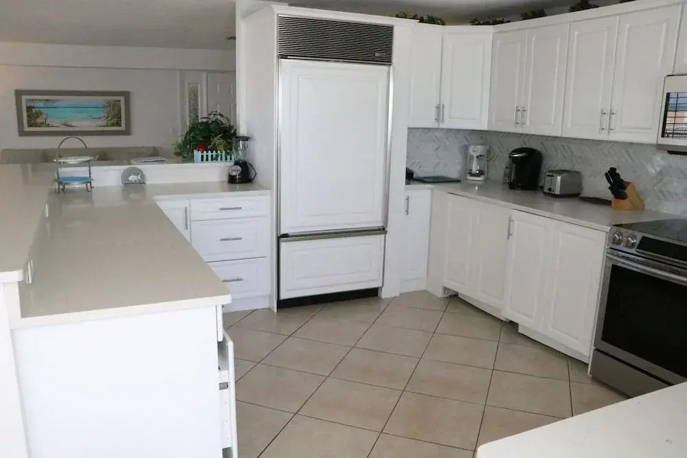 Jamaica Royale - 803 - 2 Br Condo