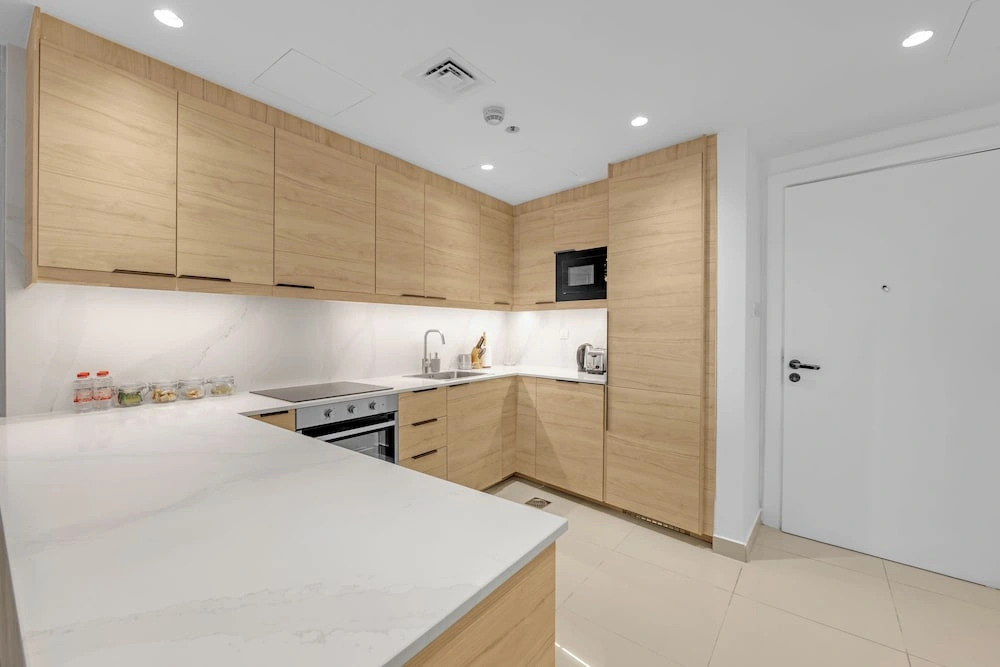 Waves - Charming Apt With Balcony, Minutes From The Beach