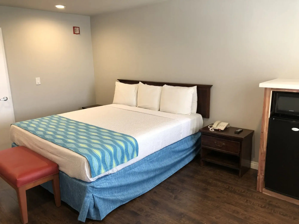 Alamo Inn & Suites