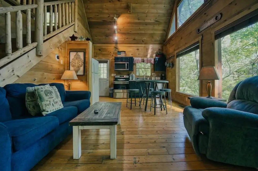 Cabin in Nature w/ Hot Tub & Games!