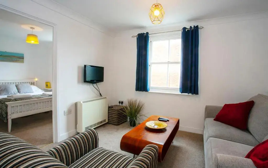 The Spires - Cosy apartment just outside of city centre