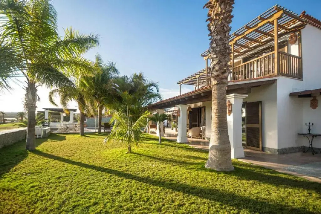 1327 La Quinta Heights