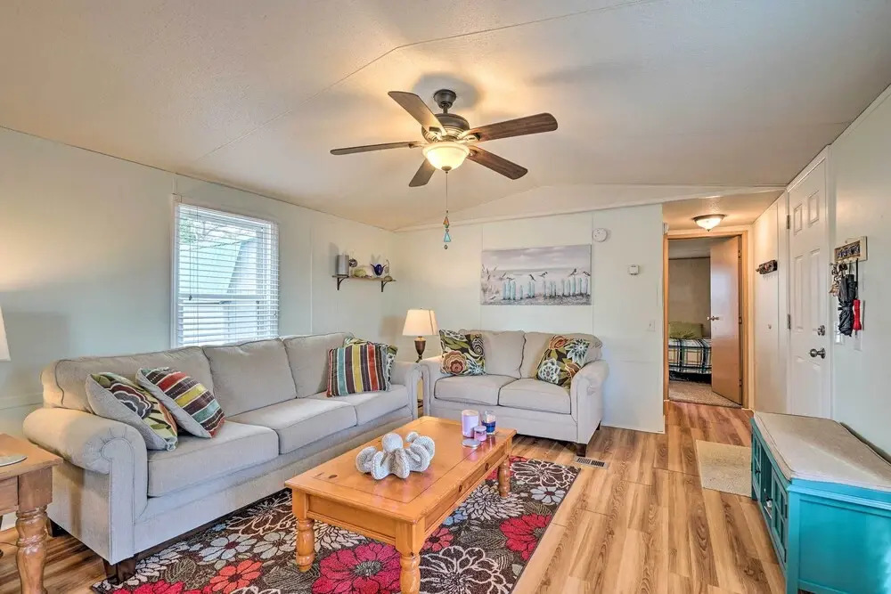 Peaceful Supply House ~ 2 Mi to Holden Beach!