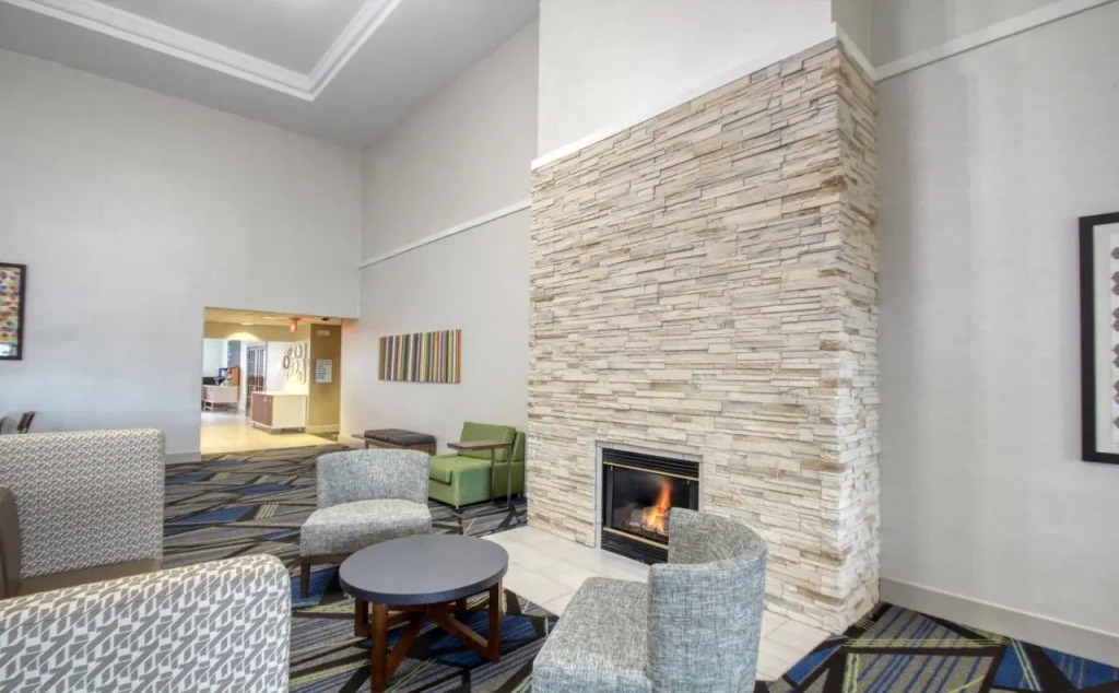 Holiday Inn Express Hotel & Suites Oshkosh - State Route 41 by IHG