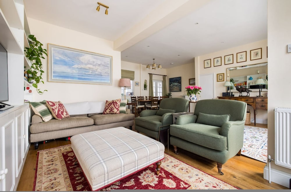 Traditional Treasure 3 Bedroom Home by Hyde Park